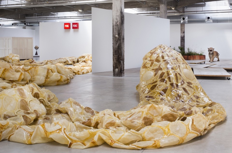 Huang Yong Ping, Exhibition view Les Mues, HAB Galerie - Nantes, 2014. News Monumenta 8 July 2014