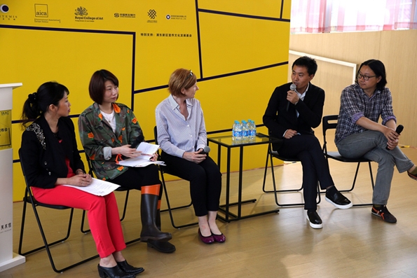 IAAC discussion, May 2015 with, from left: Xiao Ge, ArtReview Asia editor, Aimee Lin; juror Karen Smith; vice director M21, Li Feng; first prize winner IAAC 1, Su Wei, preview IAAC 2