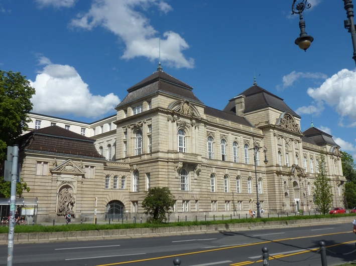 Universität der Künste Berlin, News Weiwei 14 Aug 2015