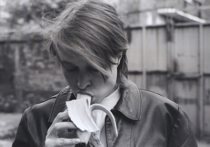 Sarah Lucas, Eating a Banana