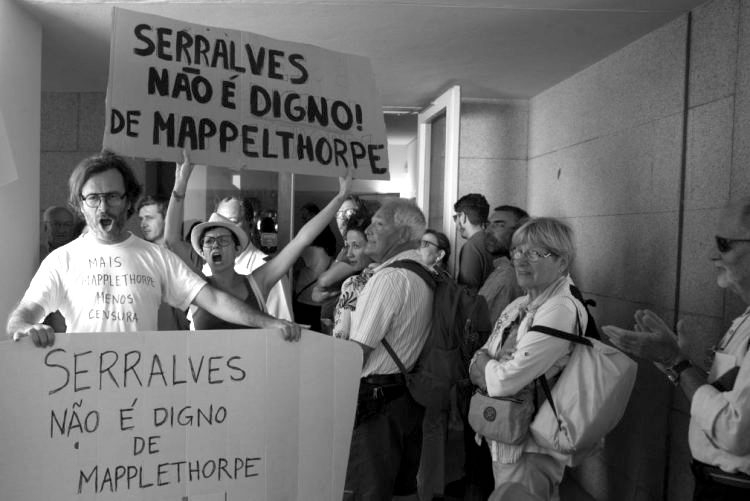 Protestors outside Serralves Museum following removal and censorship of works by Robert Mapplethorpe. News 24 Sep 2018