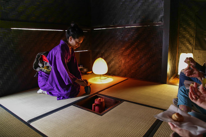 Mai Ueda’s tea ceremony for Rirkrit Tiravanija’s Untitled 2018 (the infinite dimension of smallness). ARA Winter 2019