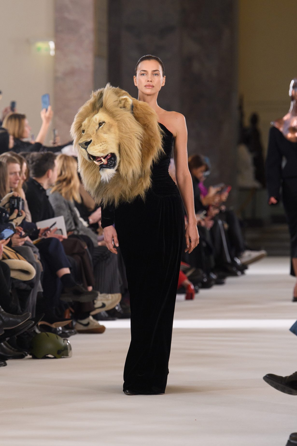 Fake Animal Heads Stir Outrage at Paris Haute Couture Fashion Week - The  New York Times