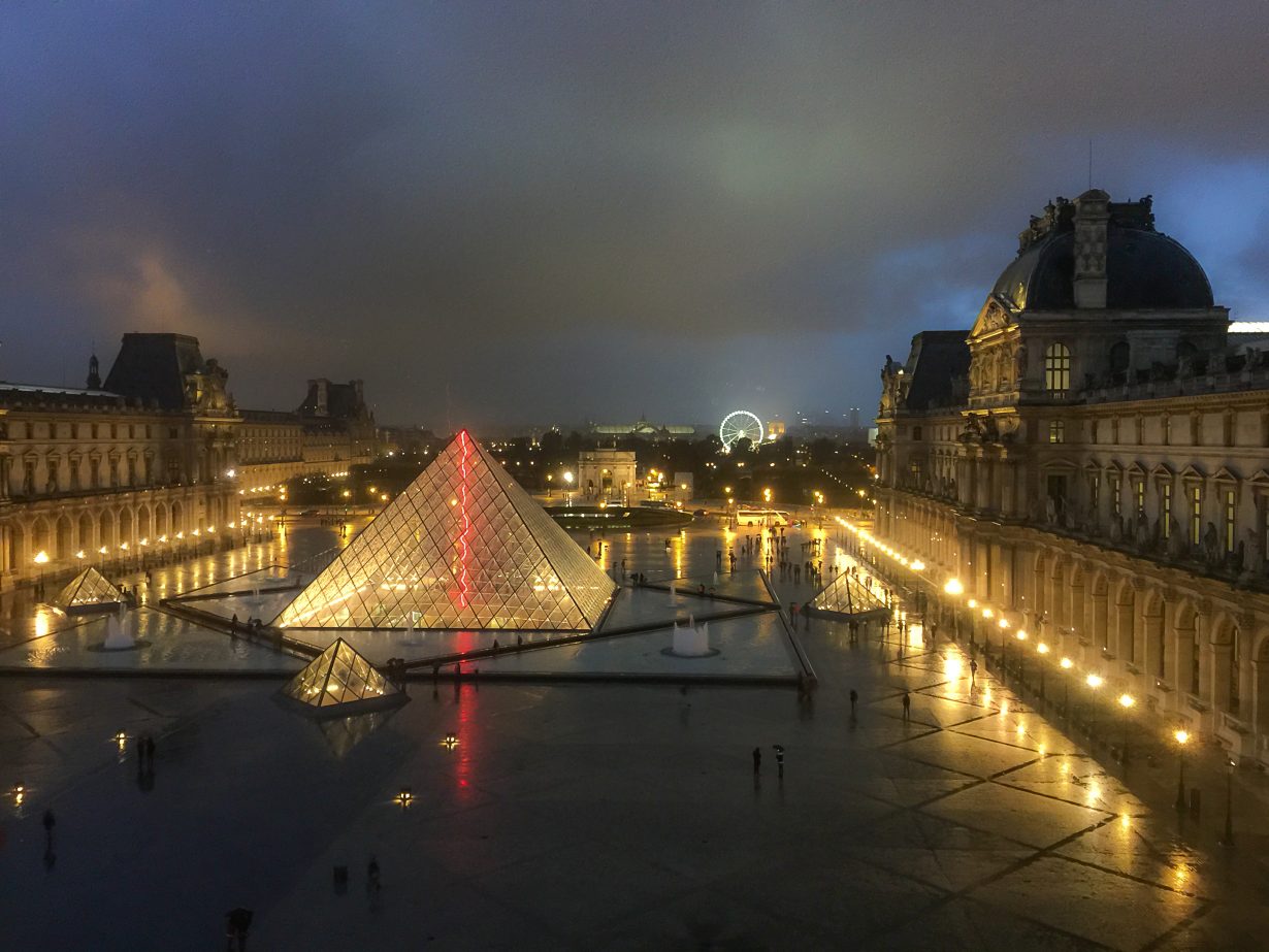 Claude Lévêque, Sous le Plus Grand Chapiteau du Monde, 2014 © CC 2.0. Photo: Yann Caradec