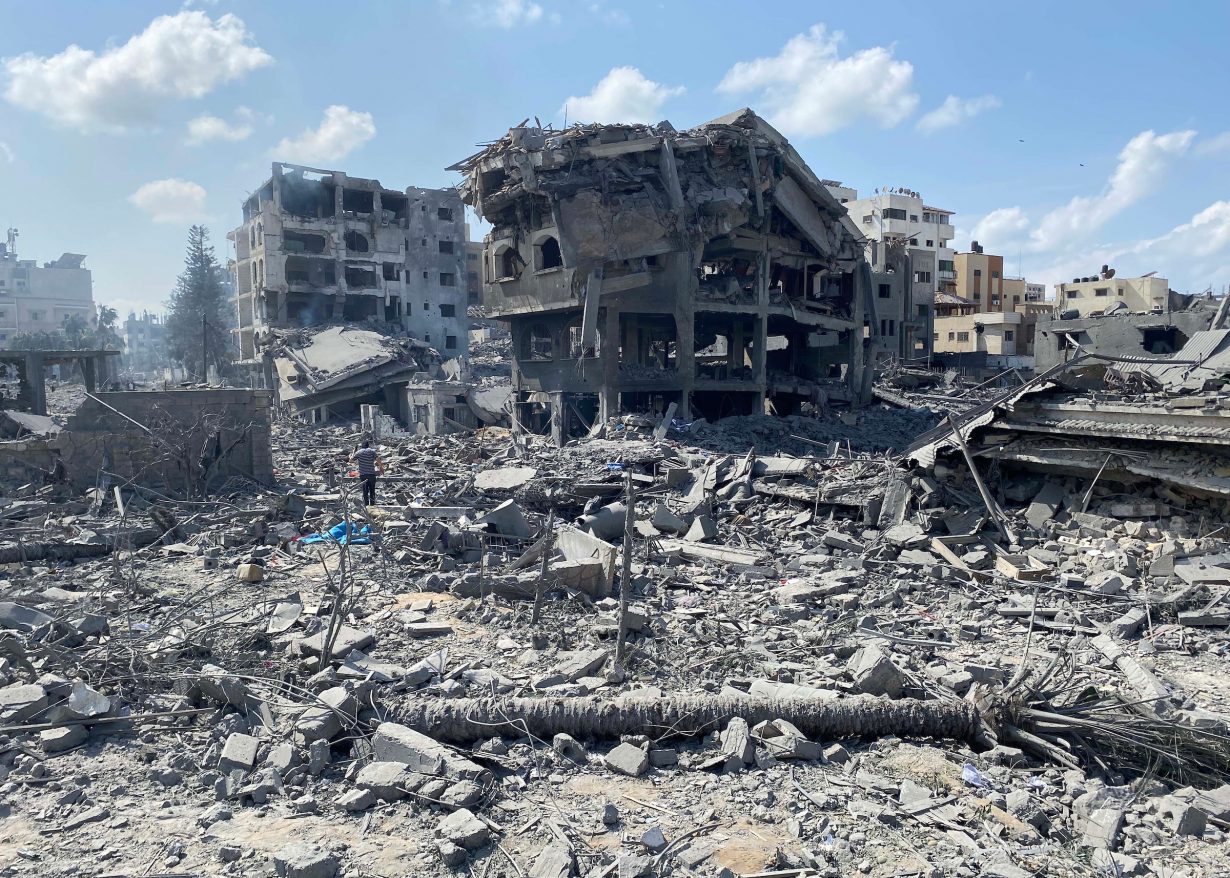 Damage following an Israeli airstrike on the El-Remal aera in Gaza City, 2023. Photo: Naaman Omar apaimages Palestinian News & Information Agency (Wafa) in contract with APAimages, CC BY-SA 3.0, via Wikimedia Commons