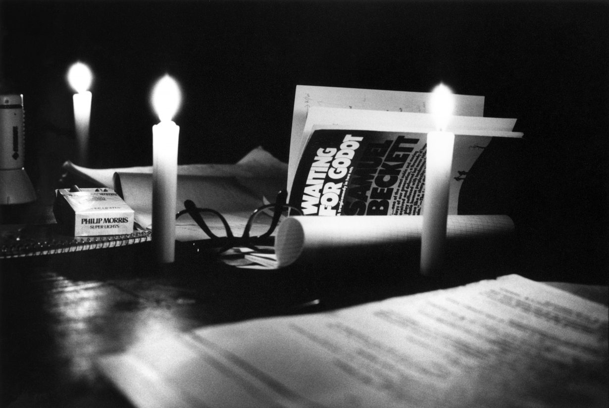 Susan Sontag in Sarajevo to stage ‘Waiting for Godot’ in the midst of the war. Photo © Paul Lowe/Panos Pictures