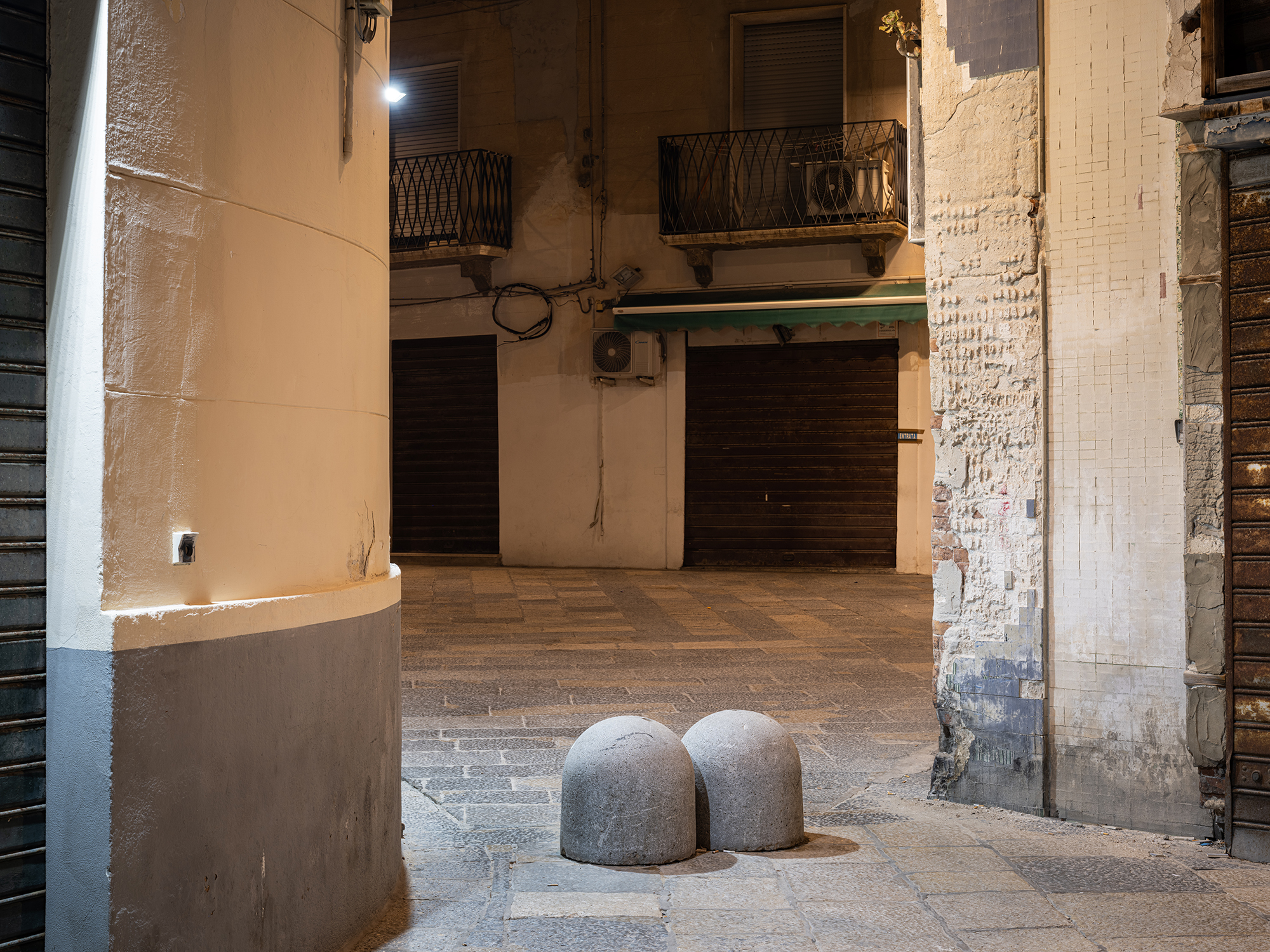 Jason Hirata, Bocce, 2026 (installation view). Photo: Oskar Lee. Courtesy the artist and Fanta-MLN, Milan